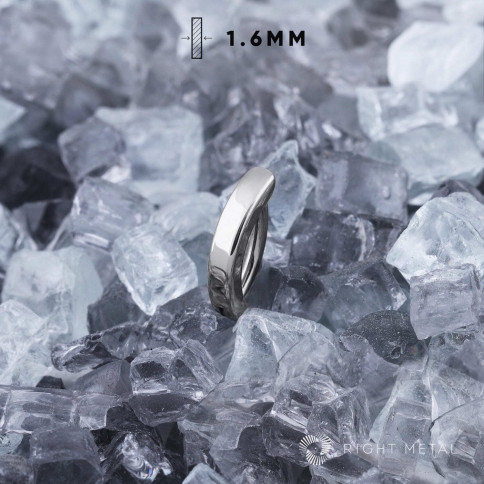 № 2804 Кликер-банан в пупок Navel 1.6*8 мм Right Metal Титан ASTM F-136