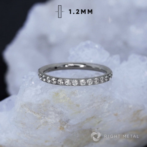 № 2143 Кольцо-кликер Twilight Crystal с прозрачными фианитами 1.2*11 мм Right Metal Титан ASTM F-136