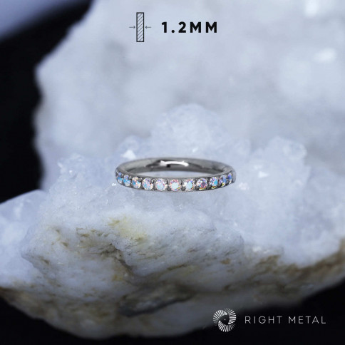 № 2203 Кольцо-кликер Twilight AB с перламутровыми фианитами 1.2*8 мм Right Metal Титан ASTM F-136