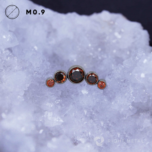 № 2485 Накрутка-кластер 5K Dark Garnet CZ с красными фианитами 1.2 мм Right Metal Титан ASTM F-136