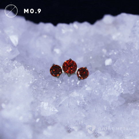 № 2721 Накрутка-кластер 3K v.2 Garnet CZ 1.2 мм Right Metal Титан ASTM F-136